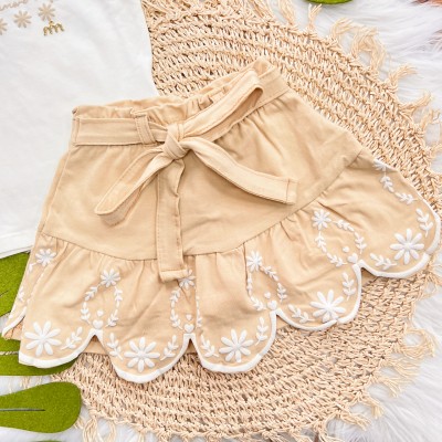 Conj. Blusa "Tanto Amore e Affetto" e Short Saia Raminhos com Flores - Areia